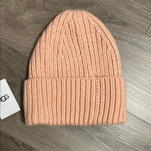 UGG Chunky Knit Beanie in baby pink - Picture 7 of 8